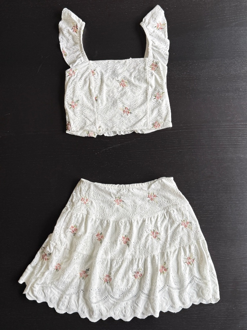 NWT: Kirious Los Angeles White Eyelet Floral 2-Piece Skirt Set Size Small